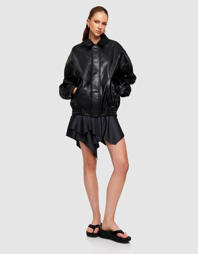 Lioness - Kenny Bomber