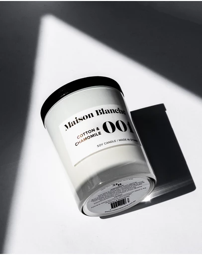 Maison Blanche - 001 Cotton & Chamomile - Medium Candle