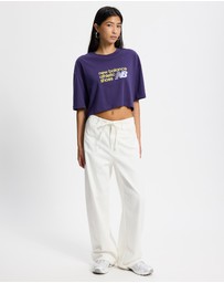 New Balance - Athletics Premium Chest Logo Cropped T-Shirt