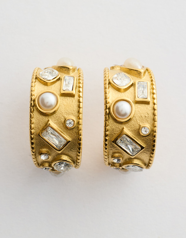 Moira Hughes - The White Label - The Jordan Hoops