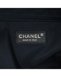 Pre-Loved by Azura Reborn - Pre-Loved chanel Denim Textile Handbag with Leather Trim and Chain Detail