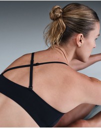 Nike - Form Light-Support Non-Padded Triangle Sports Bra