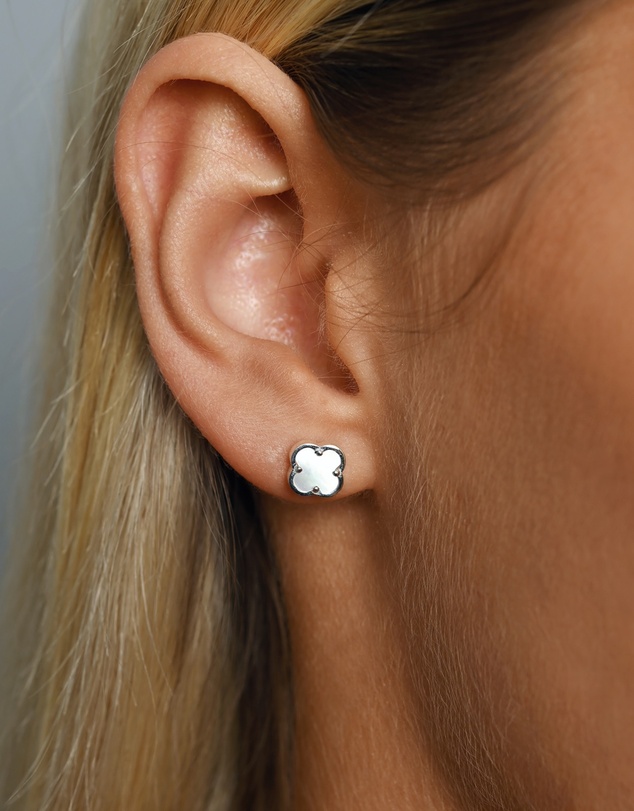 Von Treskow - Mini Clover (Mother of Pearl) Stud Earrings