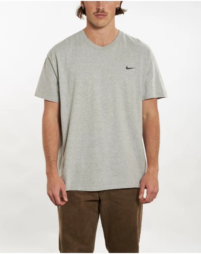 Vintage by The Real Deal - Pre Loved - Vintage Nike Tee