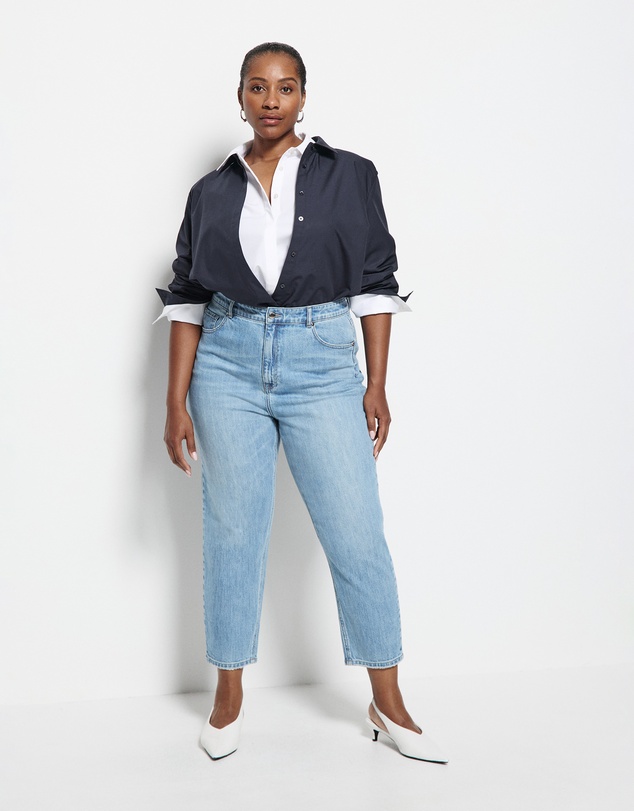 Commonry - The High Rise Crop Girlfriend Jean