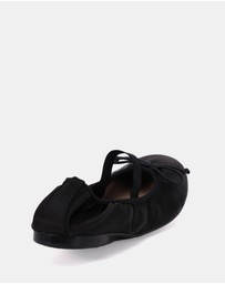 Miss Sofie - Medina Flats