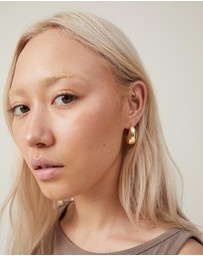 Rubi - Mid Charm Earring