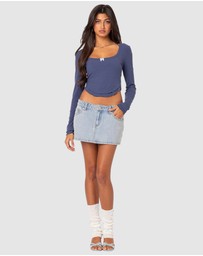 EDIKTED - Yara Ribbed Ruffle Hem Top