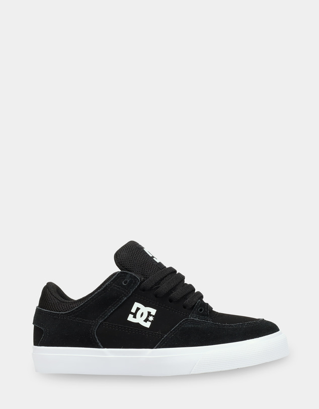 DC Shoes - Boys 8 to 16 Onyx Skate Shoes