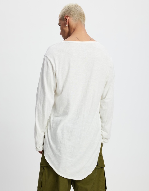 Surrounded By Ghosts - The Howlite Long Sleeve T-Shirt