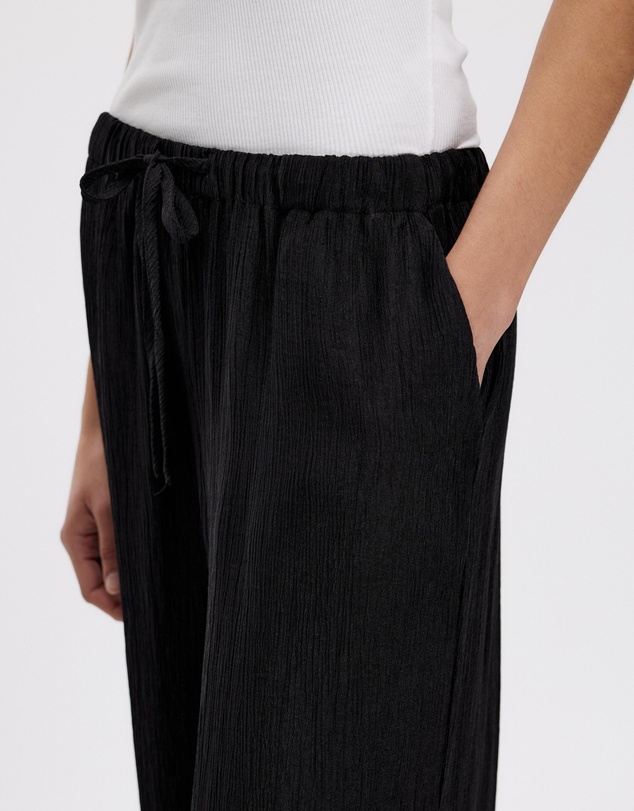 Revibe - Repaired Minima Esenciales Zosia Relaxed Pants - AU 6