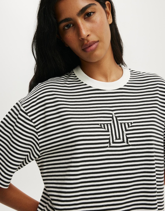 Cotton On - The Boxy Graphic Tee