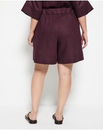 Commonry - Lucie Short