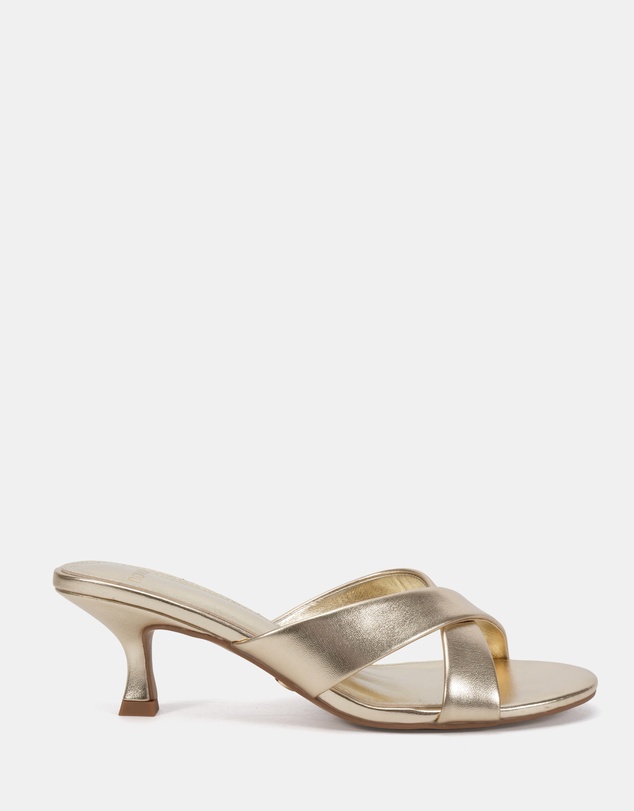 Novo - Zona Heels