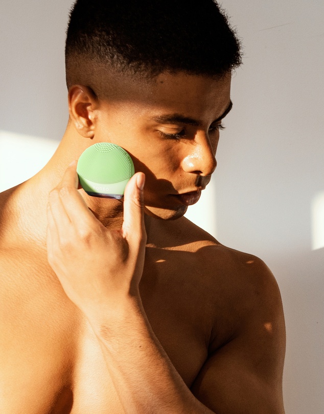 FOREO - LUNA 4 Go Facial Cleansing & Firming Device
