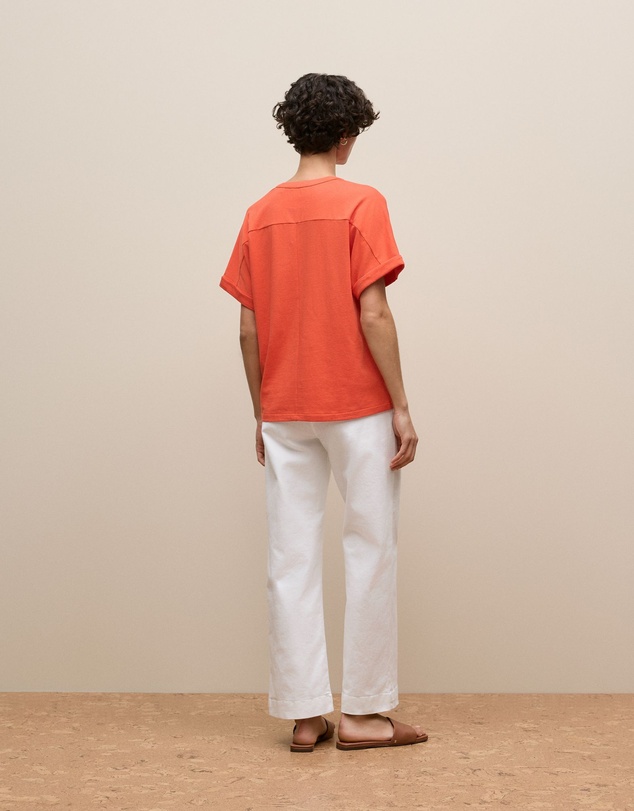 Trenery - Relaxed V Neck T-shirt in Fiesta Red