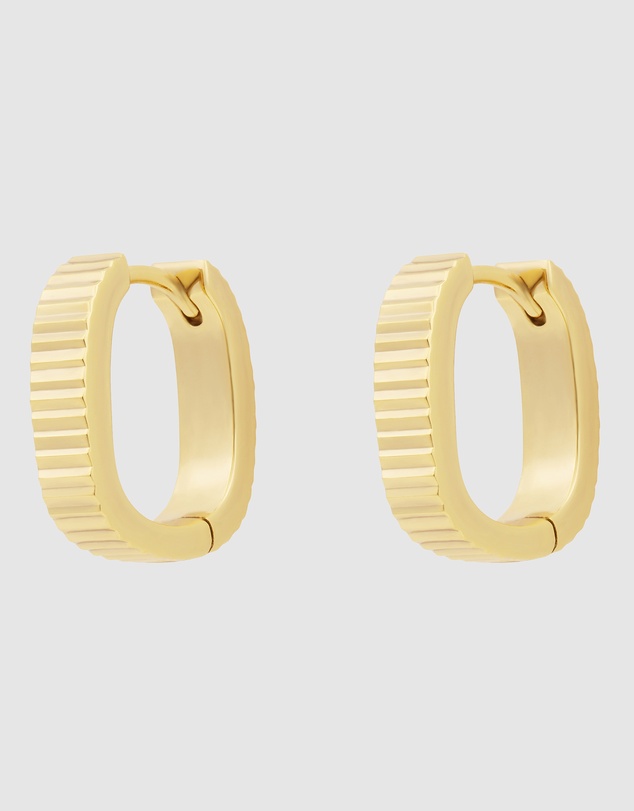 Wanderlust + Co - Ribbed Bar 10mm Huggie Earrings