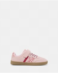 Kicks - Kennedy