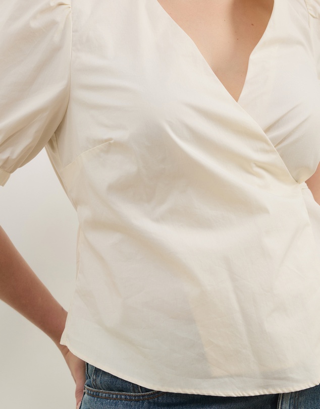 Atmos&Here Curvy - Nora Puff Sleeve Wrap Shirt