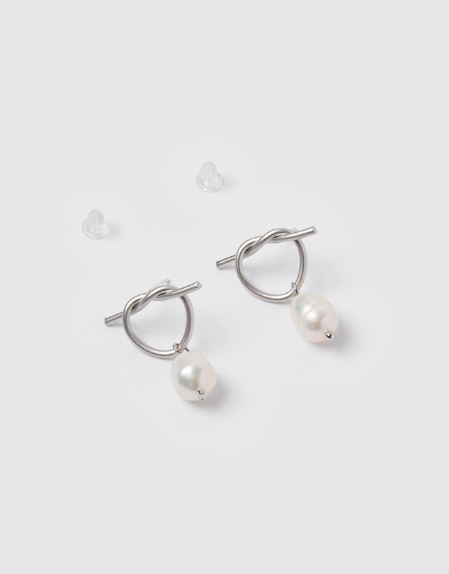 Izoa - Rosette Earrings