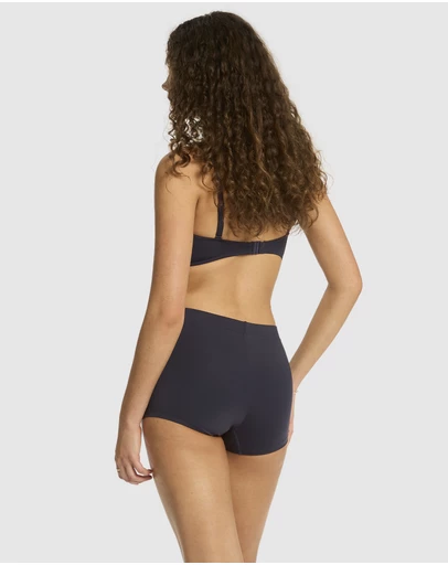 Sea Level Australia - Essentials Katie Boy Leg Pant