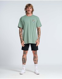 Vacancy Co - Peace & Leisure Tee