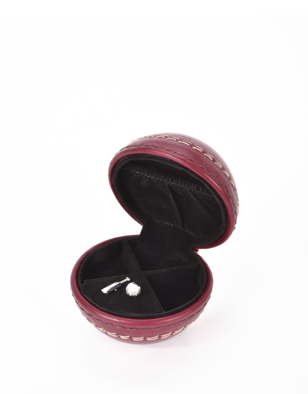 Cobb & Co - Spinner Cuff-link Cricket Set
