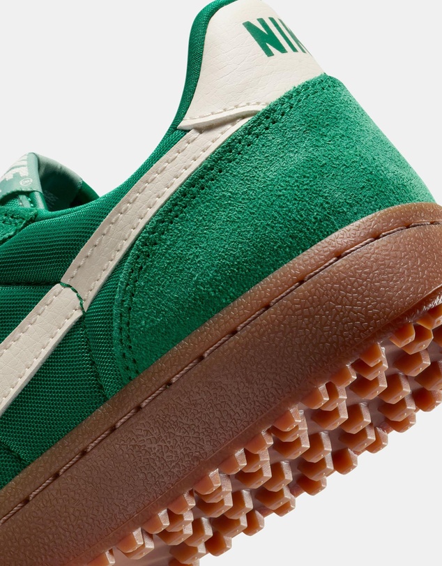 Nike - Field General SE - Women's