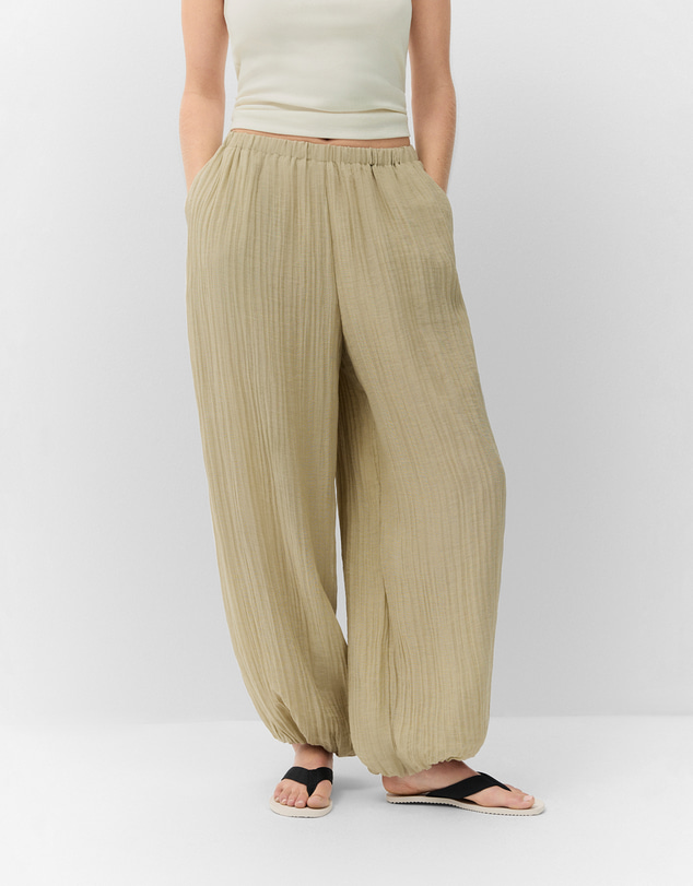 UNISON - Crinkle Balloon Pant