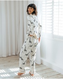 Chelsea Peers - Organic Cotton Giraffe Print Long Pyjama Set