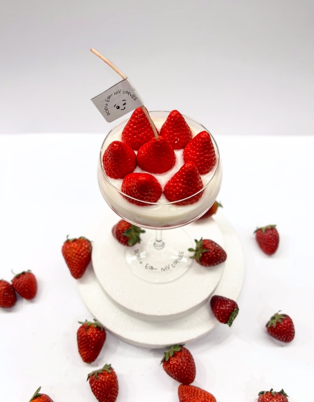 Don't Eat My Candle - Strawberry Martini Cocktail Candle - Triple Pour (310g)