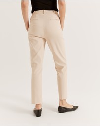 Review - Arianna Pant