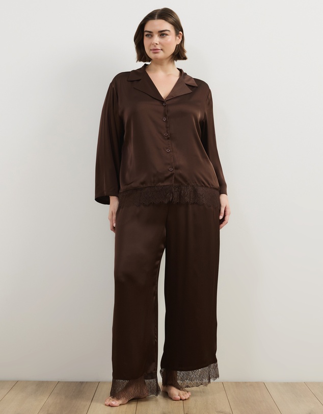 Atmos&Here Curvy - Pearl Lace Trim Long Sleeve Satin Pyjama Set