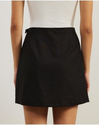 Atmos&Here - Zadie Mini Wrap Buckle Skirt