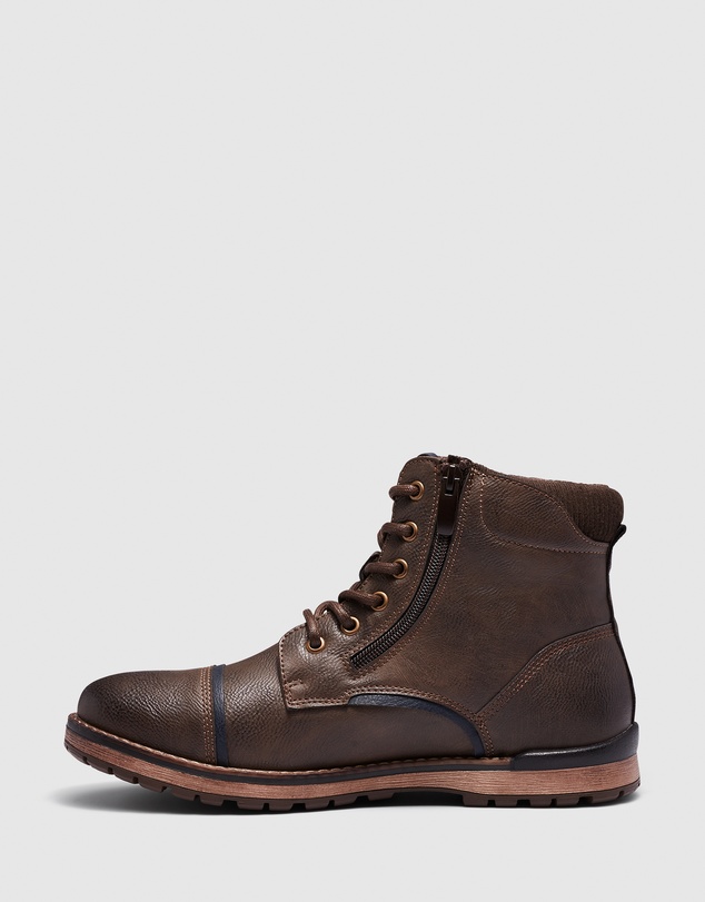 Uncut - Marlboro Boots