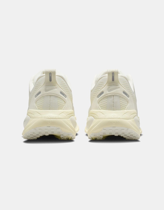 Nike - Vomero 18 - Women's