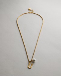 Zahar - Pearl Letter U Necklace