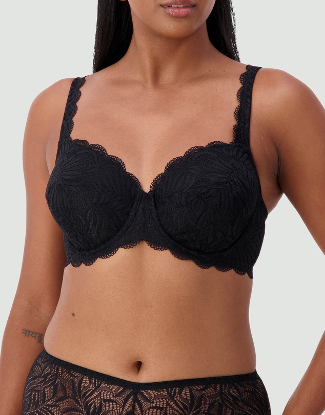 Triumph - Essential Lace Balconette Bra