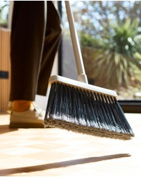 Joseph Joseph - CleanTech™ Wall-Mounted Broom