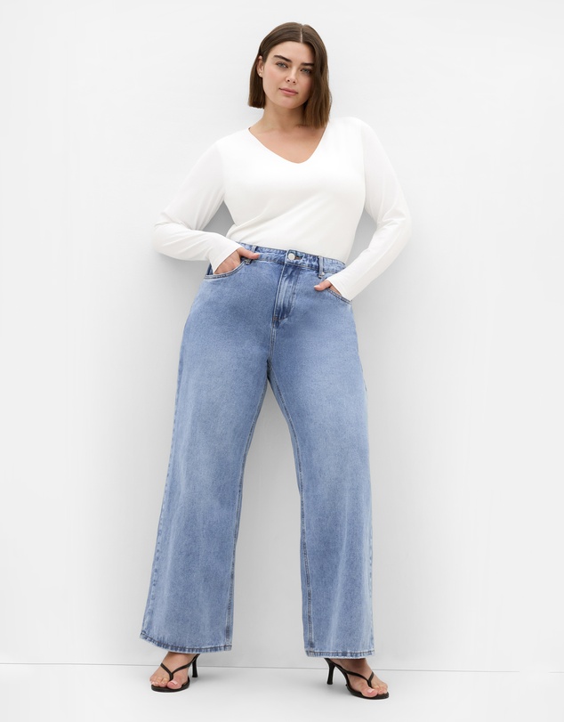 City Chic - Annie V Neck Top