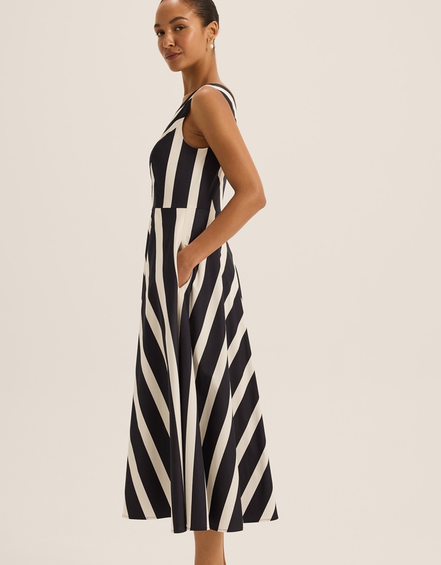 Review - Umbrella Chevron Midi Dress