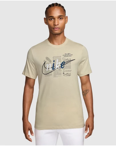 Nike - Sportswear Premium Essentials T-Shirt