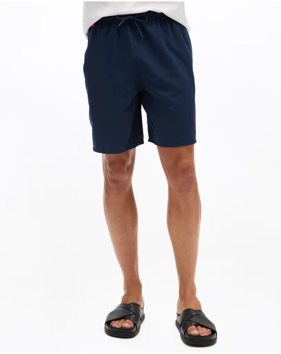 Superdry - Essential 17