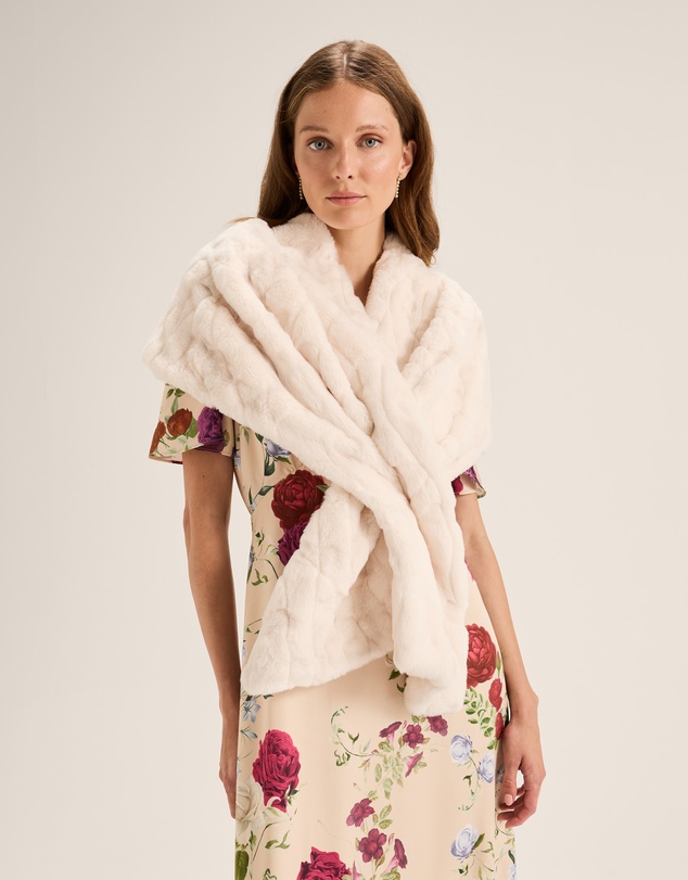 Review - Sovereign Faux Fur Stole