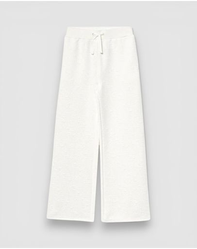 CREAM WHITE