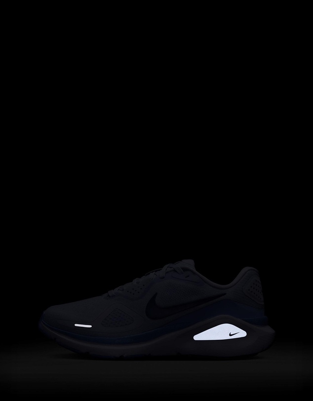 Nike - Structure 26 - Women's