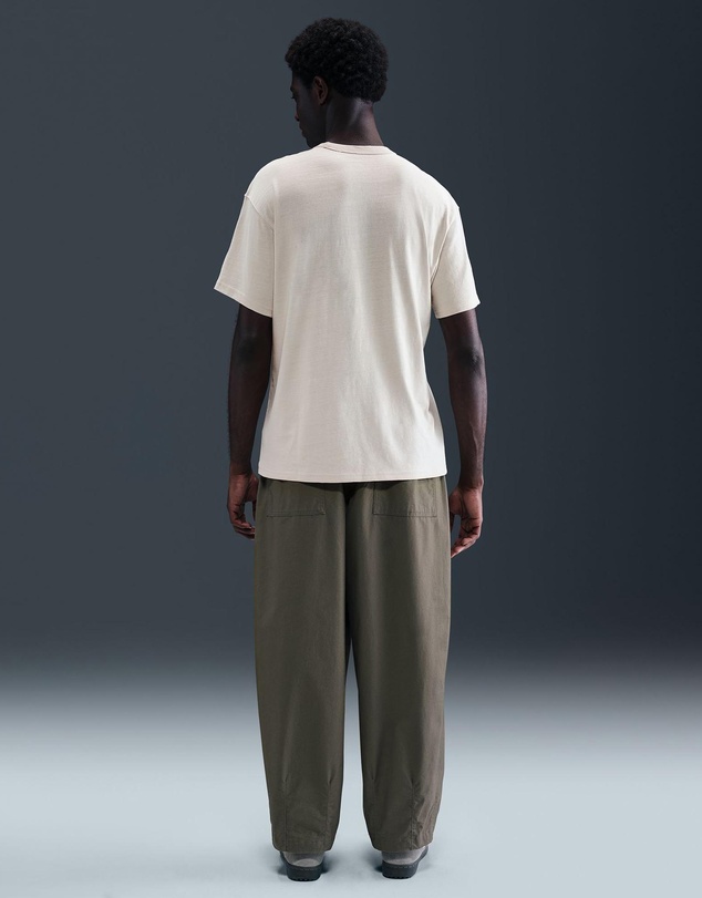 Nike - Sportswear Premium Essentials T-Shirt