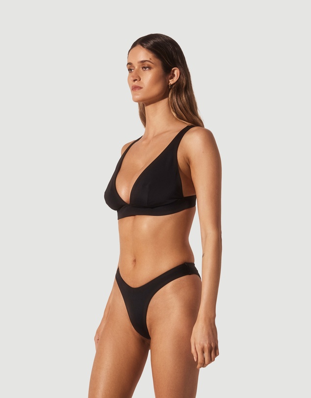 Form and Fold - The Wirefree D-G Top
