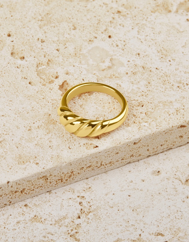 Pastiche - Sara Ring