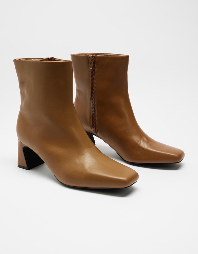 AERE - Square Toe Leather Ankle Boots